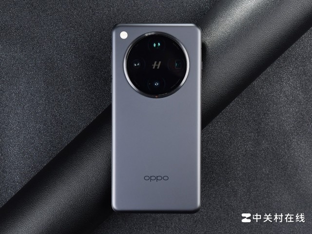 双潜望也能这么薄？OPPO Find X8 Pro图赏